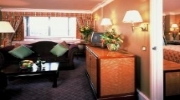 A suite lounge at Copthorne Tara Hotel Kensington